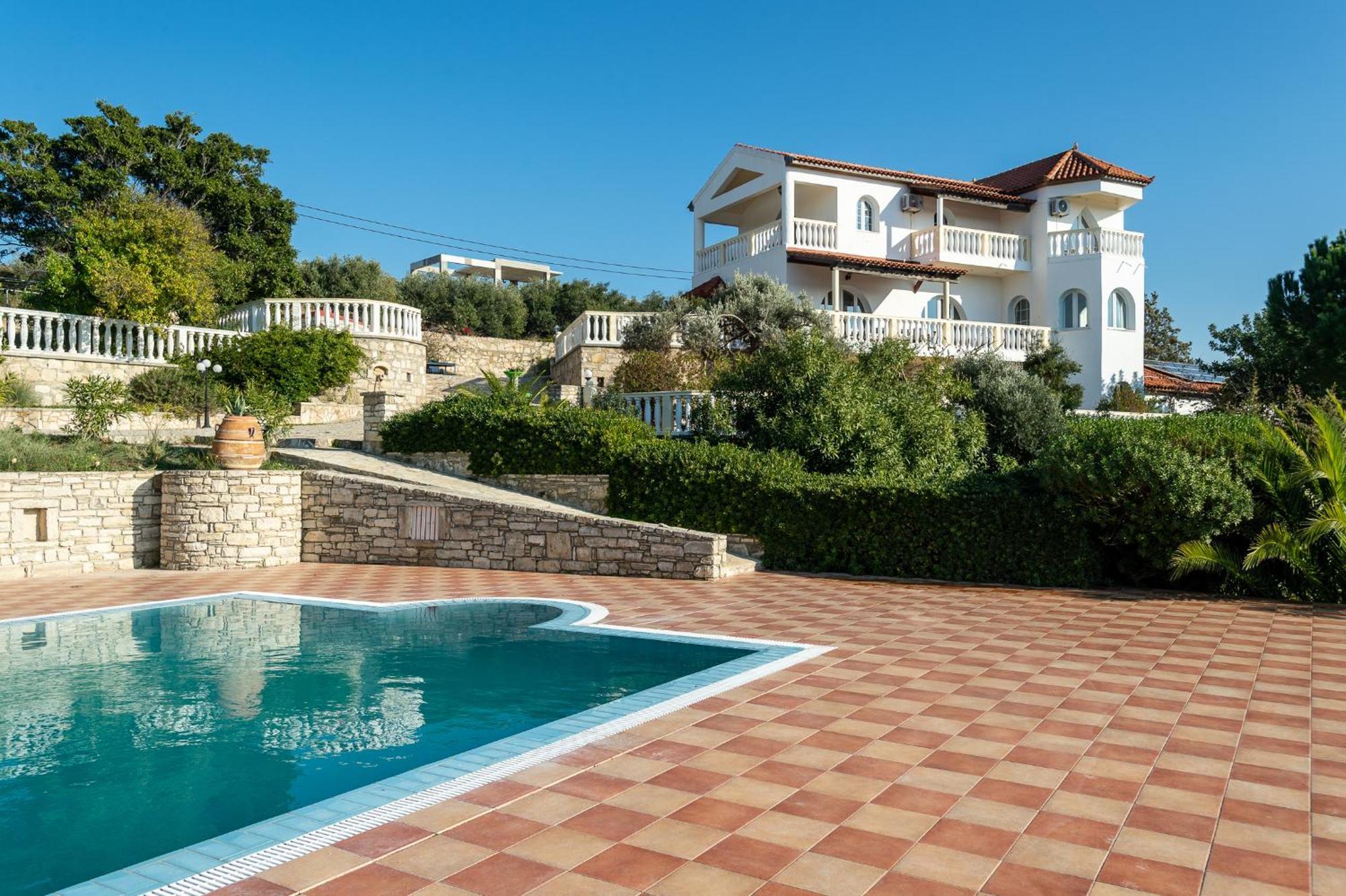 Villa Sarah Pitsidia Exterior photo
